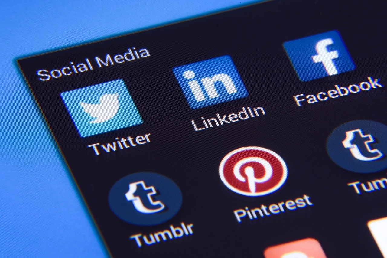 LinkedIn vs. Facebook